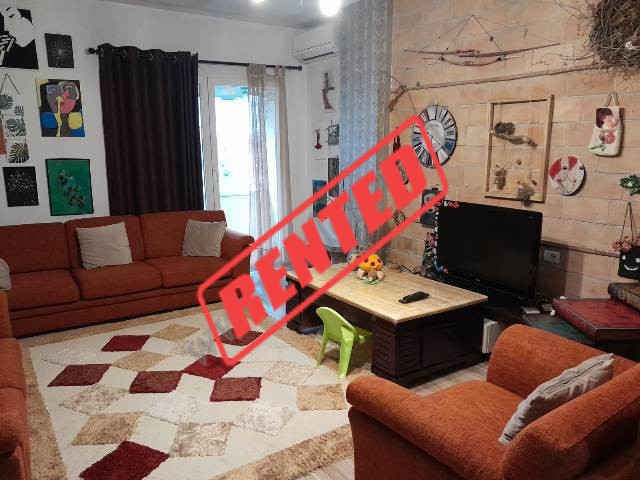 Apartament 2+1 me qira ne rrugen Robert Shvarc prane Kristal Center ne Tirane.
Ndodhet ne katin e t Apartament 2+1 me qira ne rrugen Robert Shvarc prane Kristal Center ne Tirane.
Ndodhet ne katin e t